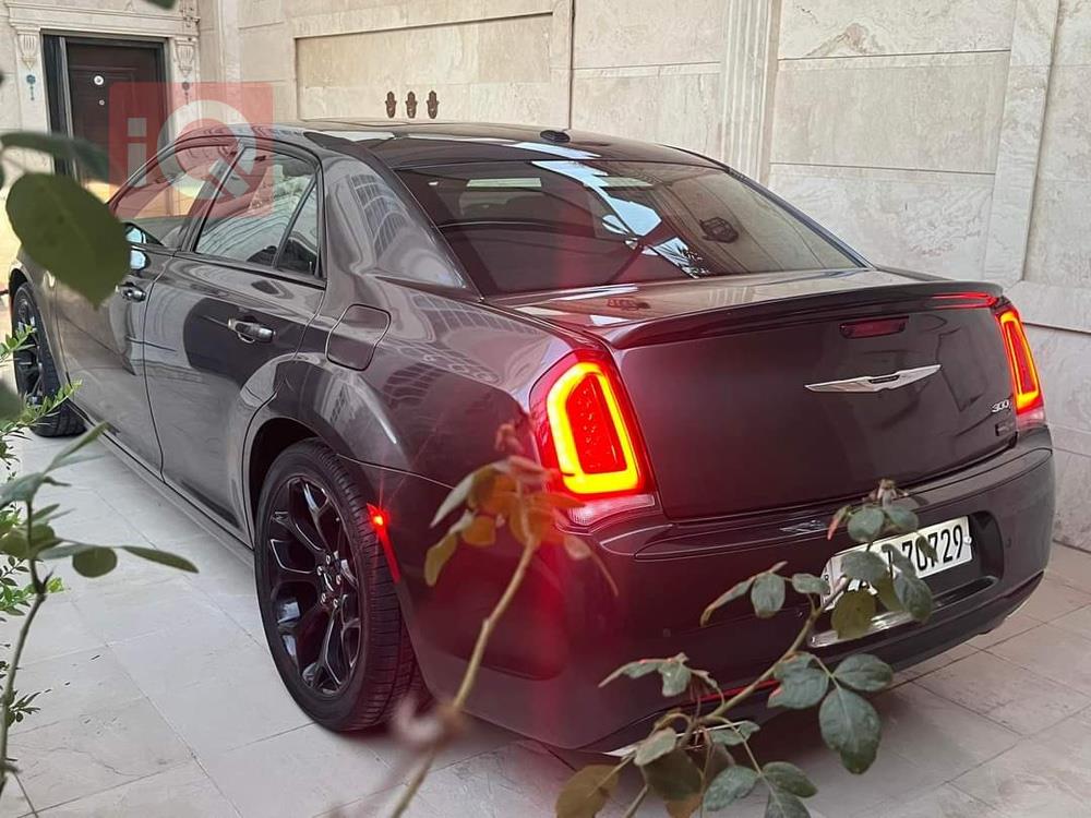 كرايسلر 300